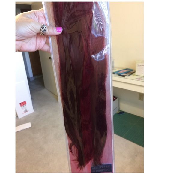 Hair Extensions by Fashion Source 18” 7 piece